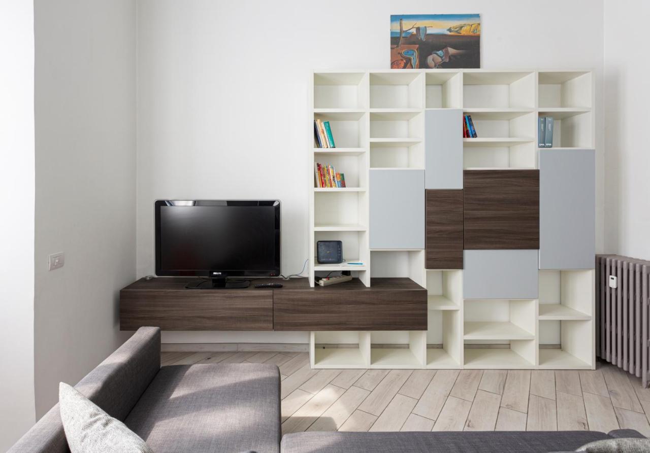 Spacious Retreat Steps From Lambrate Metro- Via Pacini Milan Exterior photo